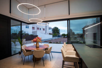 SISTEMA E 150 DE EXTRUAL BICARRIL MOTORIZADO MONTADO EN ESQUINERO EN CASA CHALET DE LORCA MURCIA