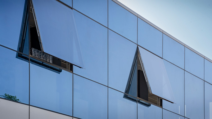 CRISTALES DE SEGURIDAD COMPATIBLES EN SISTEMAS EXTRUAL EN ALUMINIO PARA PUERTAS Y VENTANAS