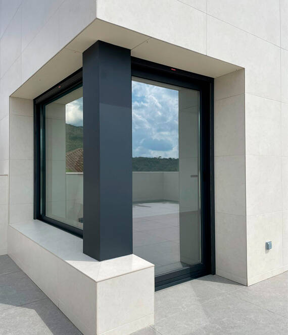 EXTRUAL SISTEMAS DE ALUMINIO PARA CARPINTERIAS EN VIVIENDAS DE LUJO