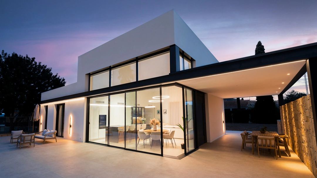 EXTRUAL SISTEMAS E 150 EN OBRA SISTEMA DE GRANDES DIMENSIONES CON ROTURA DE PUENTE TERMICO 1