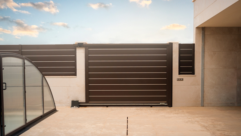 PERFILES REFORZADOS ESTRUCTURALMENTE EN SISTEMA DE CANCELA E 120 DE EXTRUAL