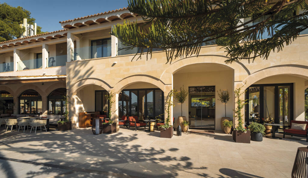 Purobeach Maiorca e a estética transparente da Extrual